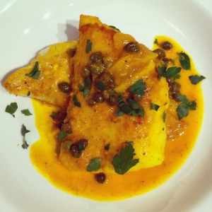 Cabillaud au curcuma, câpres et citron
